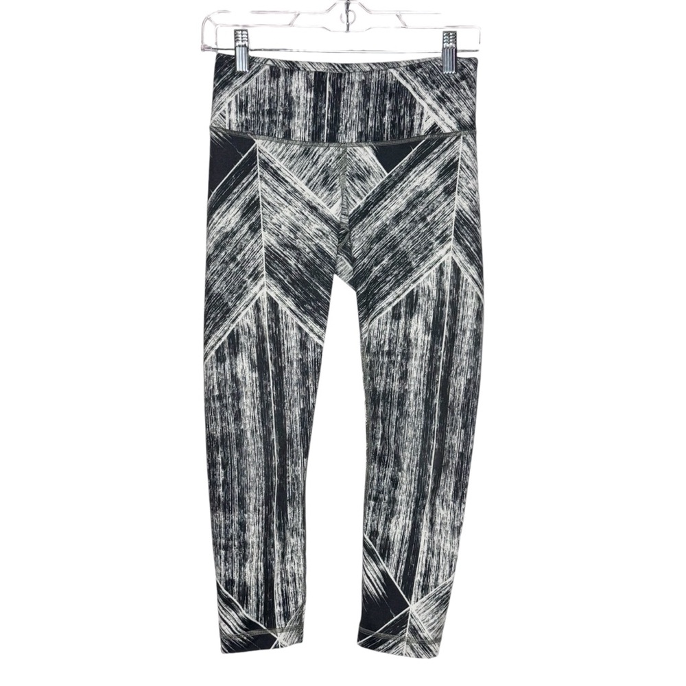 Lululemon | Heat Wave Black/White Wunder Under 7/8 Leggings | Size 4 | GUC